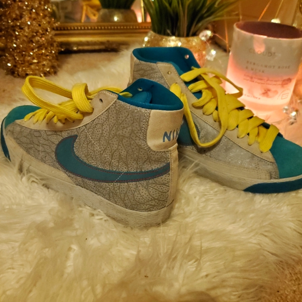 Nike Blazers 8.5